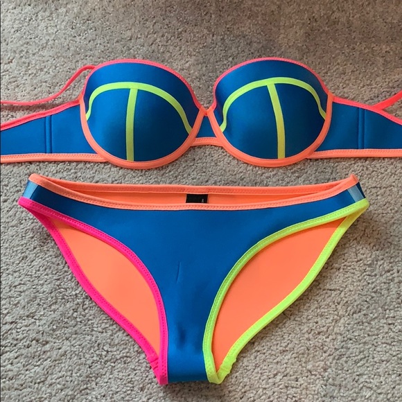 triangl bathing suit - Picture 1 of 3
